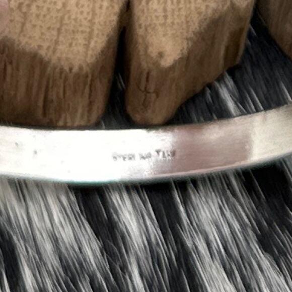 1980s TAHE Native American Navajo Sterling Silver Bangle Bracelet Curved Stamps - Picture 3 of 7